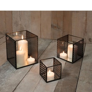 Lanterne à bougie en métal suspendue pour balcon et patio - Product Image 2