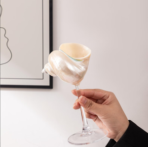 Tasse à vin en verre coquillage à la mode avec surface lisse et sensation de main confortable - Product Image 4