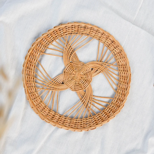 Salvamanteles Redondo de Ratán Natural Tejido a Mano, Resistente al Calor, para Cocina - Product Image 1