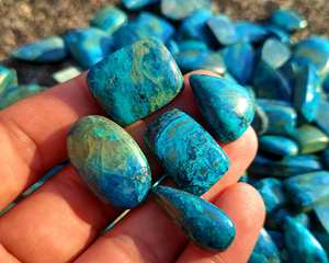 Cabochons d'azurite bleue naturelle, pierres précieuses en vrac, lot de formes et de couleurs variées, fournitures de bijoux fantaisie en azurite directement d'Inde - Product Image 2