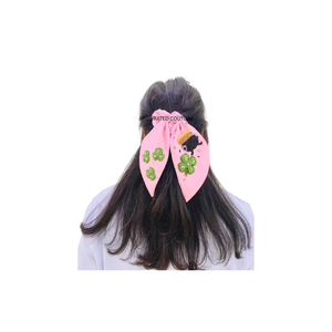 Charmant scrunchie perlé AP CURATED COUTURE pour la Saint-Patrick - Embellissement fait main, nœud pour coiffure, style festif, fête, boîte - Product Image 2