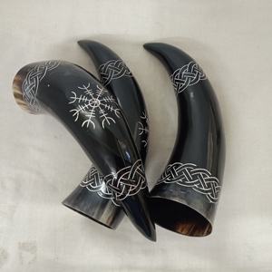 Corne à boire gravée sur mesure avec gravure sur le thème Viking, convient aux magasins de fournitures Viking pour la revente - Product Image 5