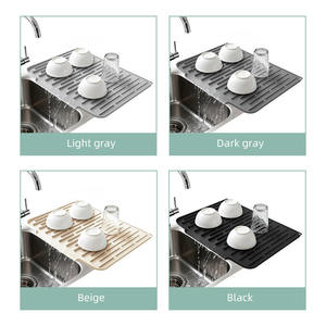 Tapis de séchage de vaisselle classique en silicone écologique antidérapant pour évier de cuisine, avec égouttoir et protection anti-éclaboussures pour comptoir incliné - Product Image 3