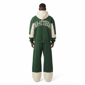 Ensemble de survêtement deux pièces avec sweat à capuche zippé et pantalon de jogging à jambes larges, couleur vert et crème - Product Image 4
