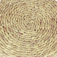 Pouf ottoman durable en jacinthe d'eau tressée et jonc de mer à rayures pour salon, chambre, appartement - Décoration artistique classique, style Mid-Century Modern