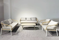 Modernes Outdoor-Aluminium-Balkonsofa-Set Dunkelgraues Rattan-Gartenmöbel für Innenhof Hotel Küche Apartment