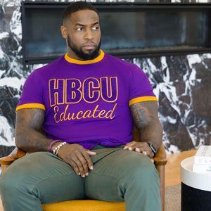 HBCU-Camiseta de chenilla de color carmesí para hombre, de primera calidad Camiseta de algodón, ropa griega de ajuste clásico, suave, cómoda, elegante, con logotipo bordado - Product Image 5