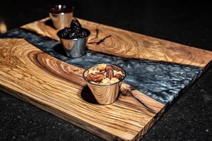 เขียงหลากสีแฟชั่นงานตามสั่งทำจากเรซินและไม้มะกอก - Product Image 6