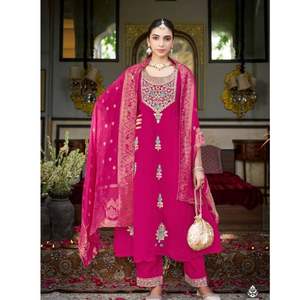 ชุดคุर्ติพรีเมียมวิสโคส ผ้ามัลชานเดรี ดีไซน์ทันสมัย พร้อมกางเกงและผ้าคลุมไหล่ โดดเด่นด้วยดีไซน์หรูหรา เนื้อผ้านุ่ม ระบายอากาศได้ดี เหมาะสำหรับงานปาร์ตี้ - Product Image 1