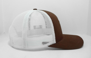 หมวกแก๊ปทรงทรัคเกอร์สีน้ำตาลขายส่ง พร้อมปักโลโก้แบบ 2 มิติตามสั่ง หมวกทรง 6 พาแนลแบบมีโครง มีสายปรับขนาด ด้านหลังเป็นตาข่ายระบายอากาศ - Product Image 4