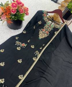 ATTRACTIVE CHINON SOIE BRODERIE SÉQUENCE TRAVAIL TOP SHARARA DUPATTA MARIAGE VÊTEMENT EN GROS PARICE VÊTEMENT ETHNIQUE NOIR KURTA ENSEMBLE - Product Image 6