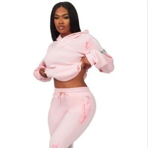 Venta al por mayor de ropa de mujer de invierno con capucha conjunto de Material de algodón de alta calidad Crop Top mujeres chándales pantalones de chándal conjuntos de 2 piezas - Product Image 2