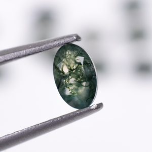 Agate Mousse Naturelle Pierres Précieuses en Vrac Vert Ovale Coupe Brillante Haute Qualité 0.23 Carat pour la Fabrication de Bijoux Taille Calibrée 5.0x3.0mm - Product Image 1