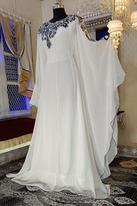 Robe caftan blanche brodée Dubaï - Product Image 3