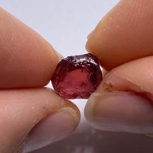 Pierre précieuse naturelle grenat rouge en vrac, 8 mm, forme cœur, œil de chat, polie, pierre minérale de haute qualité - Product Image 2