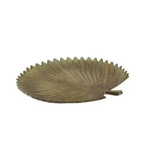 Plateaux de service élégants en métal doré Artisanat en métal de haute qualité avec forme de feuille accrocheuse Hot Seller - Product Image 2