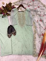 Koleksi Wanita India dalam grosir tersedia tersedia Kurti dengan Salwar dalam kain kualitas tinggi perancang baru terlihat Kurta dhoti salwaar