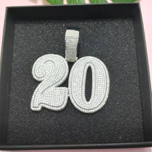 Pendentif en diamant de luxe VVS Moissanite en argent glacé Style hip-hop motif de chiffres plaqué or 18 carats breloques pour hommes femmes pour les fêtes - Product Image 6