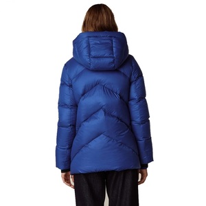 Veste d'hiver bleu marine légère pour femme avec capuche matelassée manches longues toile respirante peau de mouton technique teint uni - Product Image 3