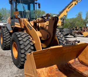 Cargador de ruedas 2005 Case 621D Fuerza probada con rendimiento confiable Construido para manejar trabajos difíciles con confianza - Product Image 2