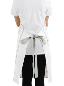 Tablier luxueux en coton imprimé floral sans manches avec bretelles réglables et poche avant pour la maison, les hôtels ou la cuisine - Product Image 6