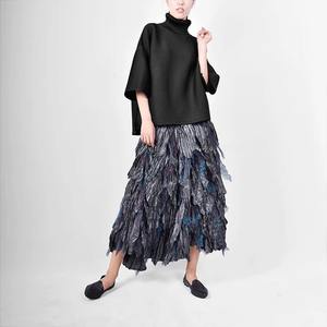 Camiseta Casual Holgada de Diseño Nuevo para Mujer, Cuello Alto Plisado, Manga Acampanada, para Otoño, Diseño Sólido - Product Image 6