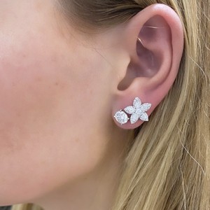 Boucles d'oreilles fines Collection hortensia poire et diamant rond en or blanc boucles d'oreilles fête de mariage boucles d'oreilles femme - Product Image 3