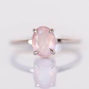 Bague en argent sterling 925 plaqué or avec pierre de quartz rose ovale naturelle, design classique et tendance, pour femmes, mariage, fiançailles, fête - Product Image 1