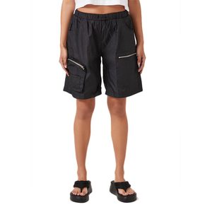 Pantalones cortos cargo atléticos para mujer al por mayor para mujer, pantalones cortos cargo personalizados teñidos en negro con cremallera y múltiples bolsillos para mujer, ropa de calle - Product Image 3