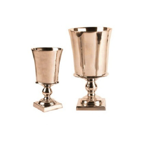 Elegante florero de metal en diseño martillado con acabado plateado perfecto para la decoración del hogar de mesa - Product Image 3