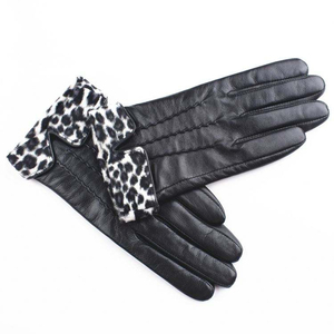 Gants en cuir de mouton thermique de qualité supérieure en gros, compatibles avec les écrans tactiles, élégants pour la conduite, le cyclisme et les activités de plein air - Product Image 4