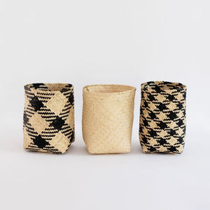 Cute seagrass straw pen storage holder top selling natural sea grass <b>pencil</b> basket container - Product Image 1