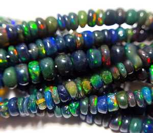 15.50 pouces naturel noir feu éthiopien opale lisse perles rondes brin - Product Image 4