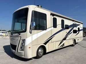 EN OFERTA: Autocaravana T-h-o-r F-r-e-e-d-o-m T-r-a-v-e-l-e-r A-3-2 usada del 2022, lista para la venta - Product Image 4