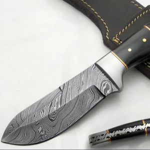 Couteaux à désosser en acier Damas faits à la main OEM pour revendeurs - Motif de lame Manche en bois et étui en cuir Poignée facile Couteau de camping - Product Image 1