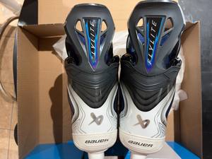 Patins à glace Bauer Vapor Flylite neufs, originaux, différentes tailles - Product Image 5