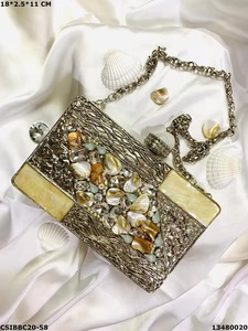 Bolso de mano de resina de madera bohemio Vintage y a la moda personalizado para mujer diseño de lujo bolsos de mano fabricados SCI India - Product Image 5