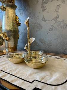 Support de chocolat en métal avec surface texturée idéal pour les thèmes d'événements artistiques et les affichages de desserts contemporains - Product Image 2