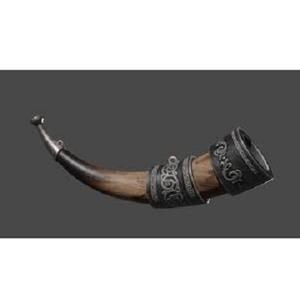 Vente en gros de corne à boire de boeuf finie à la main avec corne à boire Viking naturelle en métal chope à bière tasse à corne à boire Viking abordable - Product Image 1