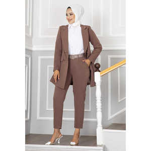 Conjunto de Hijab Estilo Oficina para Mujer con Detalle de Cuello de Pañuelo en Color Café - Product Image 3