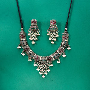 Conjunto de joyería de mujer chapado oxidado de latón clásico con cristal y diamantes de imitación para regalo de boda/aniversario - Product Image 2