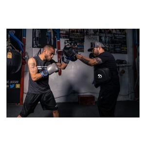 Protector de pecho de boxeo personalizado profesional de alta calidad disponible en cuero y PU saludable con relleno de arenas con logotipo personalizado - Product Image 6