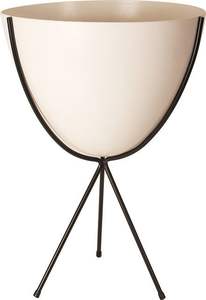 Maceta de metal con recubrimiento en polvo duradero con propiedades a prueba de herrumbre que garantiza la longevidad y el estilo en cualquier entorno al aire libre - Product Image 2