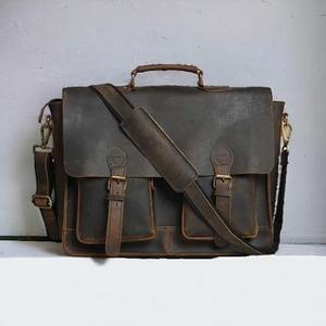 Grand sac de sport en cuir véritable fait à la main mallette de voyage sport vintage unisexe avec logo personnalisé pour ordinateur portable à la mode style bonbon - Product Image 1