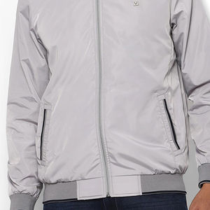 แจ็กเก็ตบอมเบอร์ผ้าซาตินสำหรับผู้ชายเสื้อผ้าแนวสตรีทปักโลโก้แบบลำลองมีซิปปิดสำหรับฤดูหนาว - Product Image 5