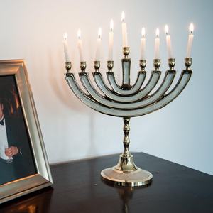 Menorah personnalisée en métal massif de style étain et or décorations de Hanoukka en relief bougeoir judaïque juif - Product Image 6