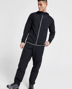 Chaqueta de entrenadores cortavientos transpirable para hombre con logotipo personalizado a granel con bolsillos ocultos - Product Image 4