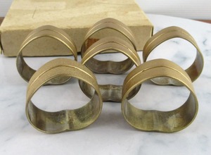 Servilleteros de metal dorado y plateado de inspiración floral, regalos elegantes para invitados de boda y sofisticados arreglos de mesa de vacaciones - Product Image 4