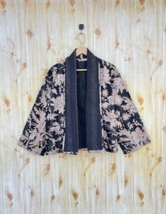 Manteau et vestes en coton Kantha matelassé pour femmes indiennes Veste Kantha pour sa demoiselle d'honneur Manteau Nouvelle Collection - Product Image 1