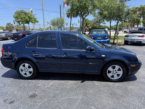 2003 pour Volkswagen pour Jetta GLS berline automatique Turbo moteur AWD lumière d'entraînement intérieur sièges en cuir R16 taille des pneus - Product Image 4